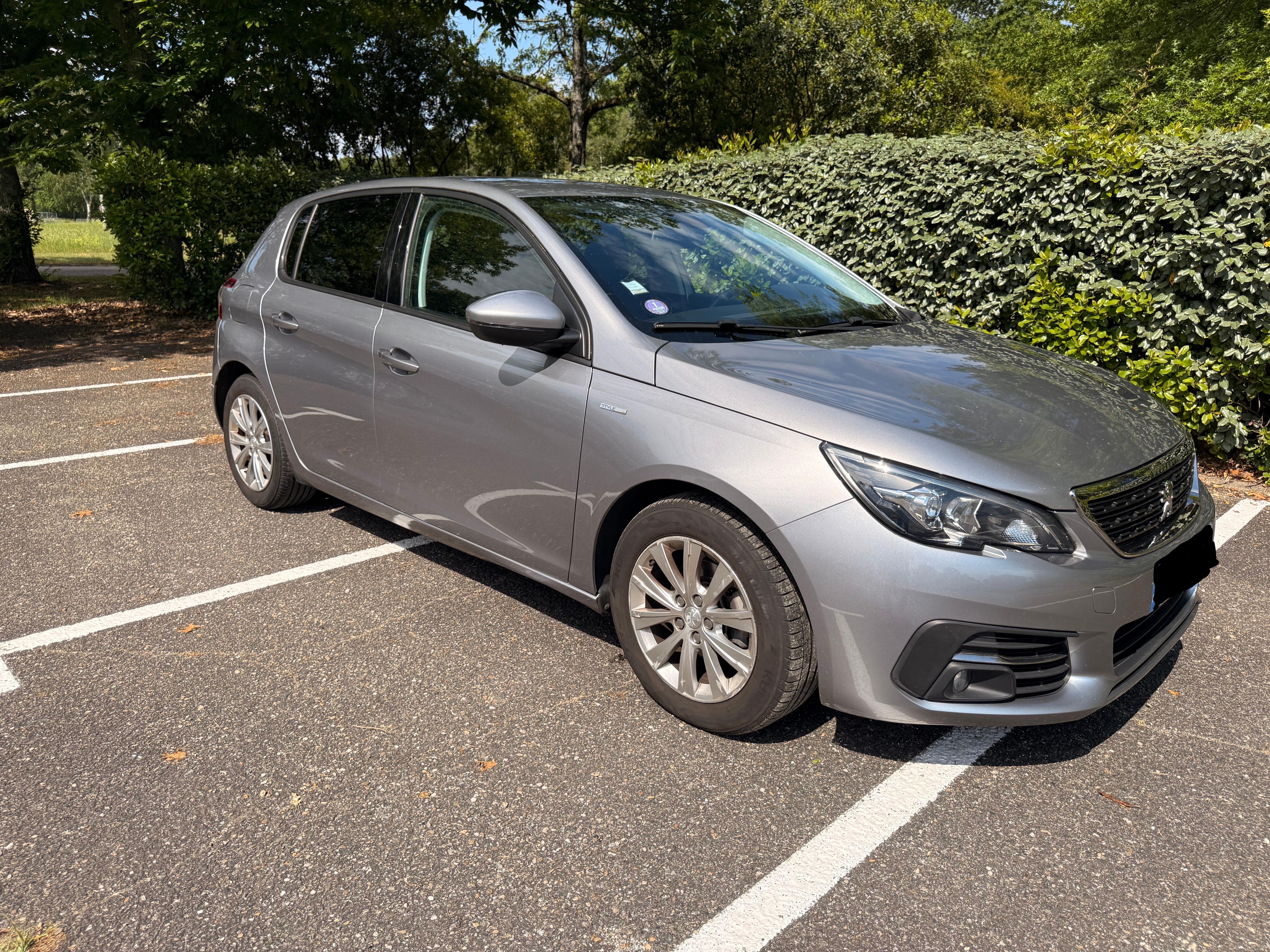 Peugeot 308 2019 in Pessac