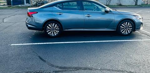 Nissan Altima 2023