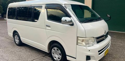 Toyota HIACE 2013