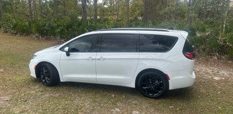 Chrysler Pacifica 2023