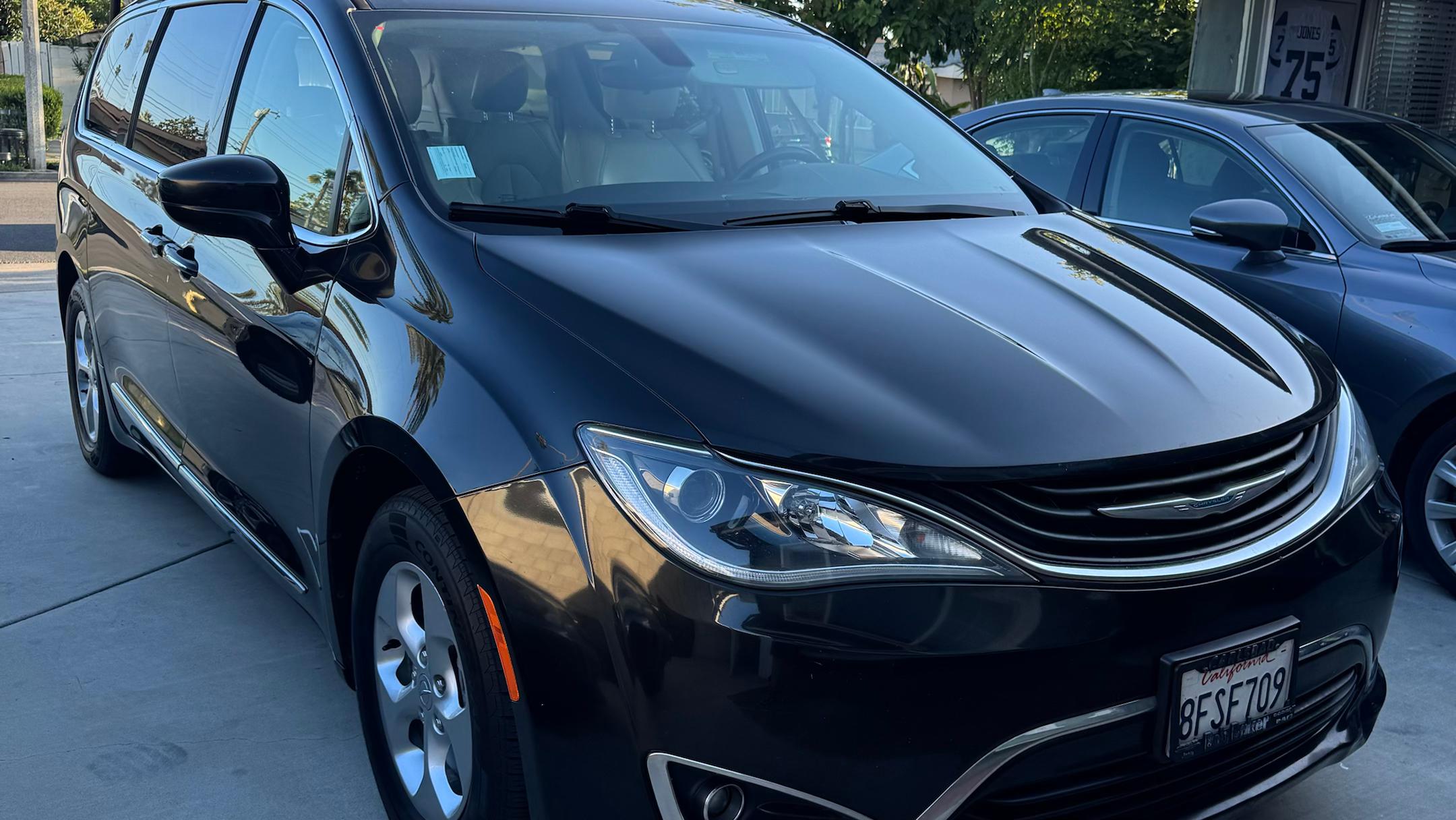 Chrysler Pacifica 2018 in Anaheim, CA