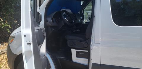 Mercedes-Benz Sprinter 2025