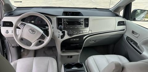 Toyota Sienna 2013