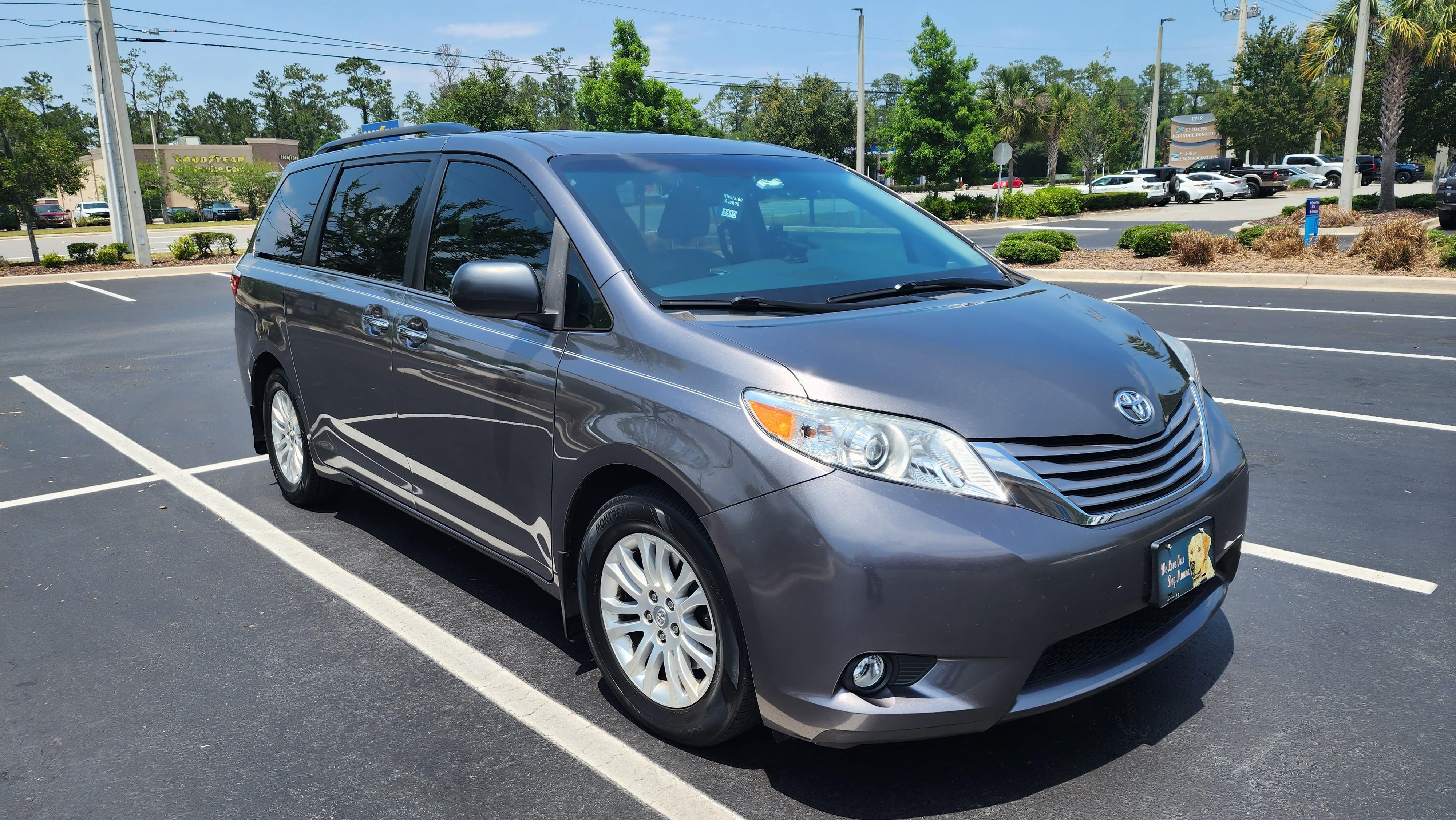 Toyota Sienna 2017 in Saint Johns, FL