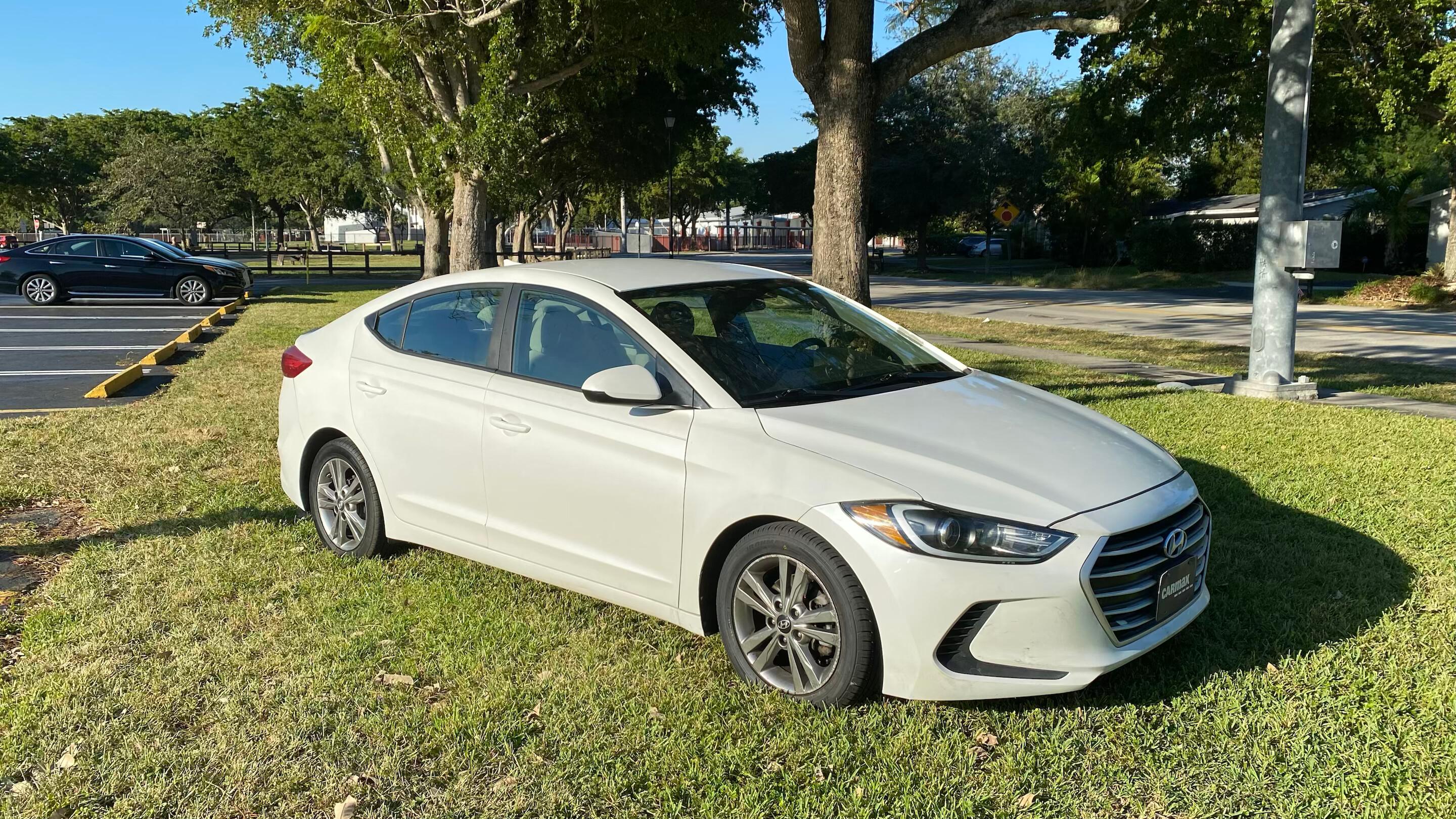 Hyundai Elantra 2017 in 