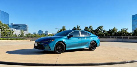 Toyota Camry Hybrid 2025