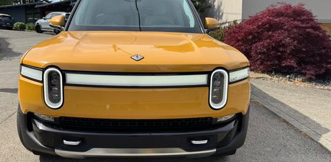 Rivian R1S 2023