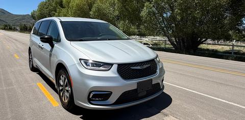 Chrysler Pacifica 2024