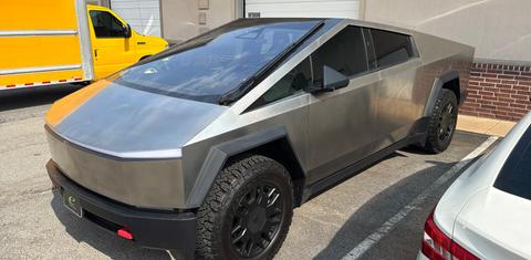 Tesla Cybertruck 2026