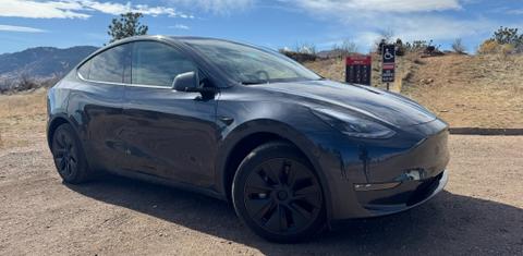 Tesla Model Y 2025
