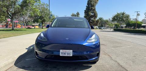 Tesla Model Y 2025