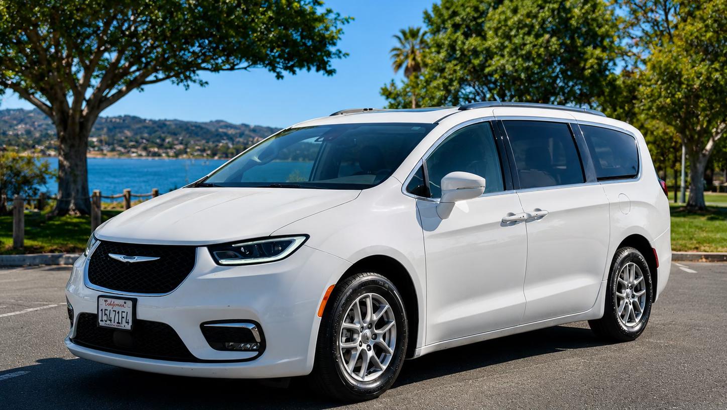 Chrysler Pacifica 2022 in San Bruno, CA