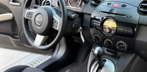 Mazda Mazda2 2014
