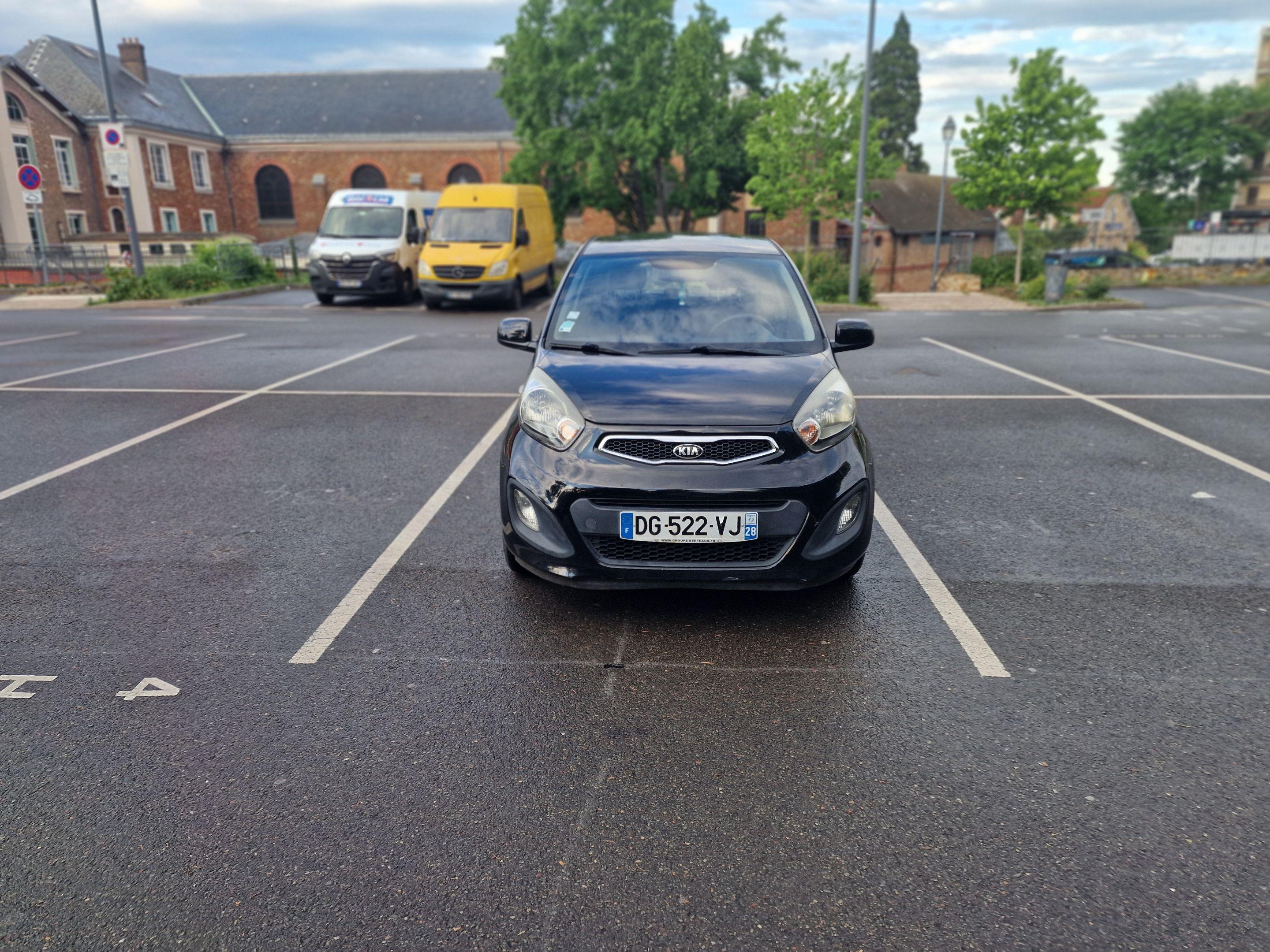 Kia PICANTO 2014 à Paris