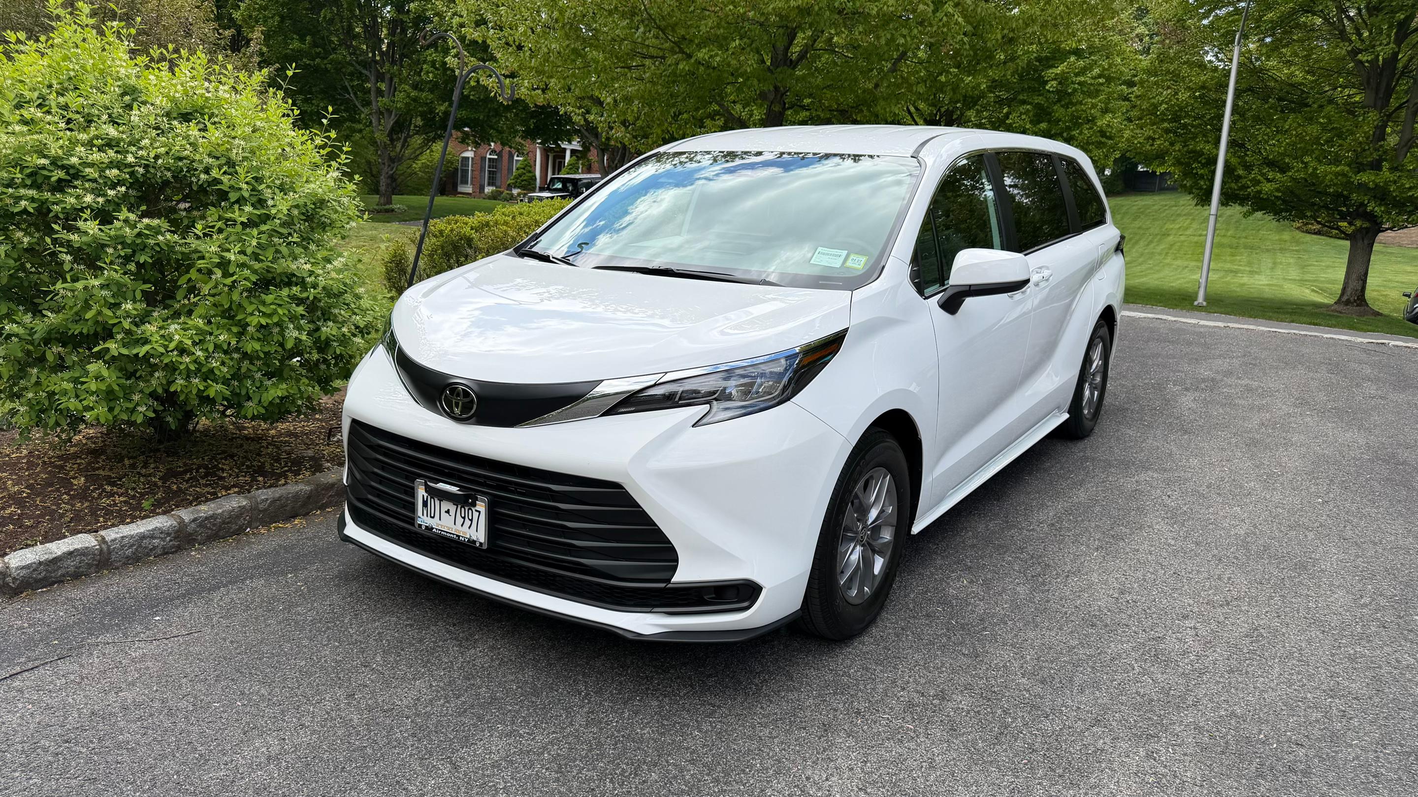 Toyota Sienna 2026 in Bronx, NY