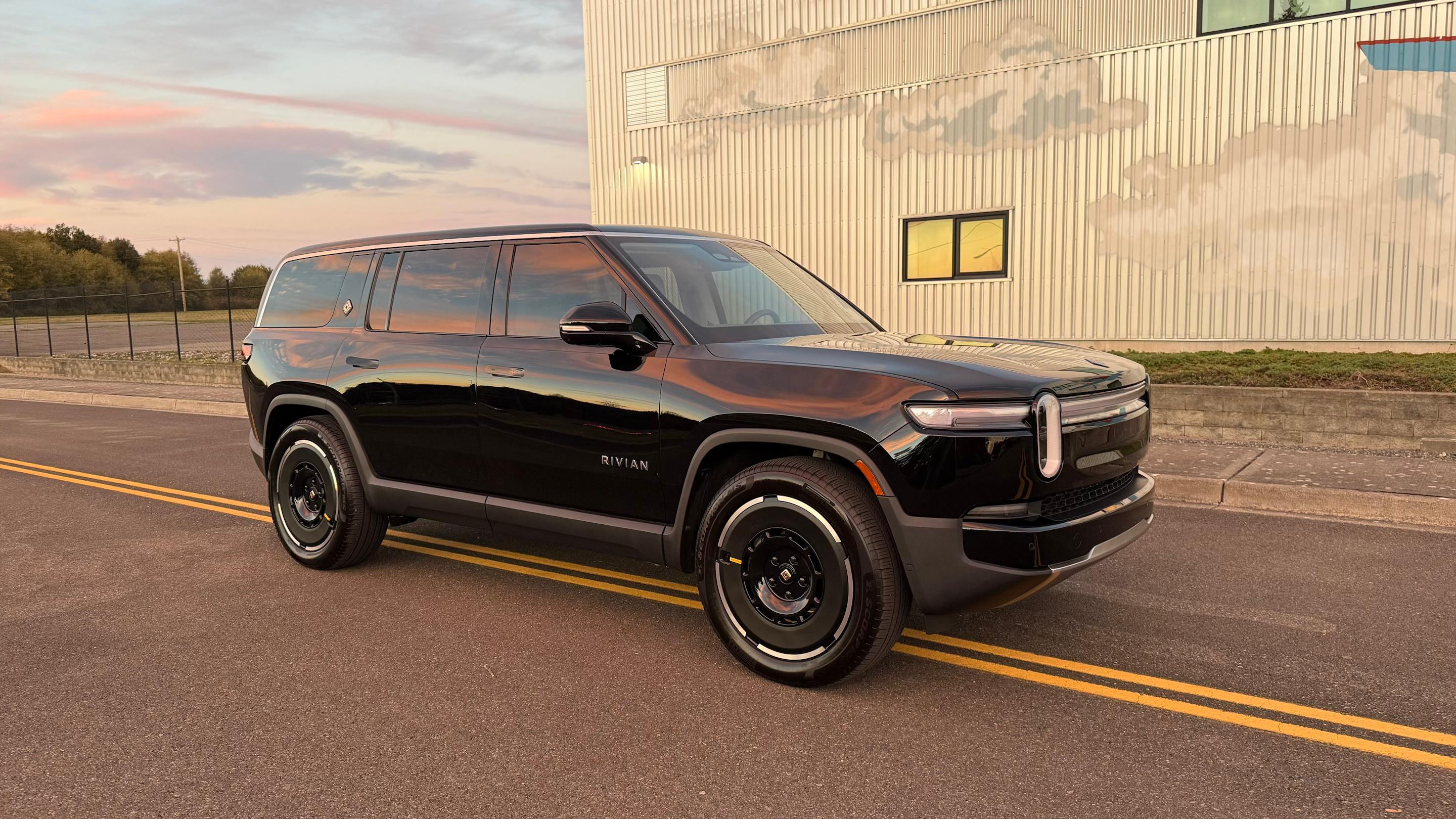Rivian R1S 2025 in Mukilteo, WA