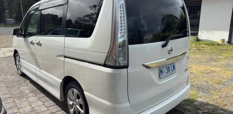 Nissan Serena 2013