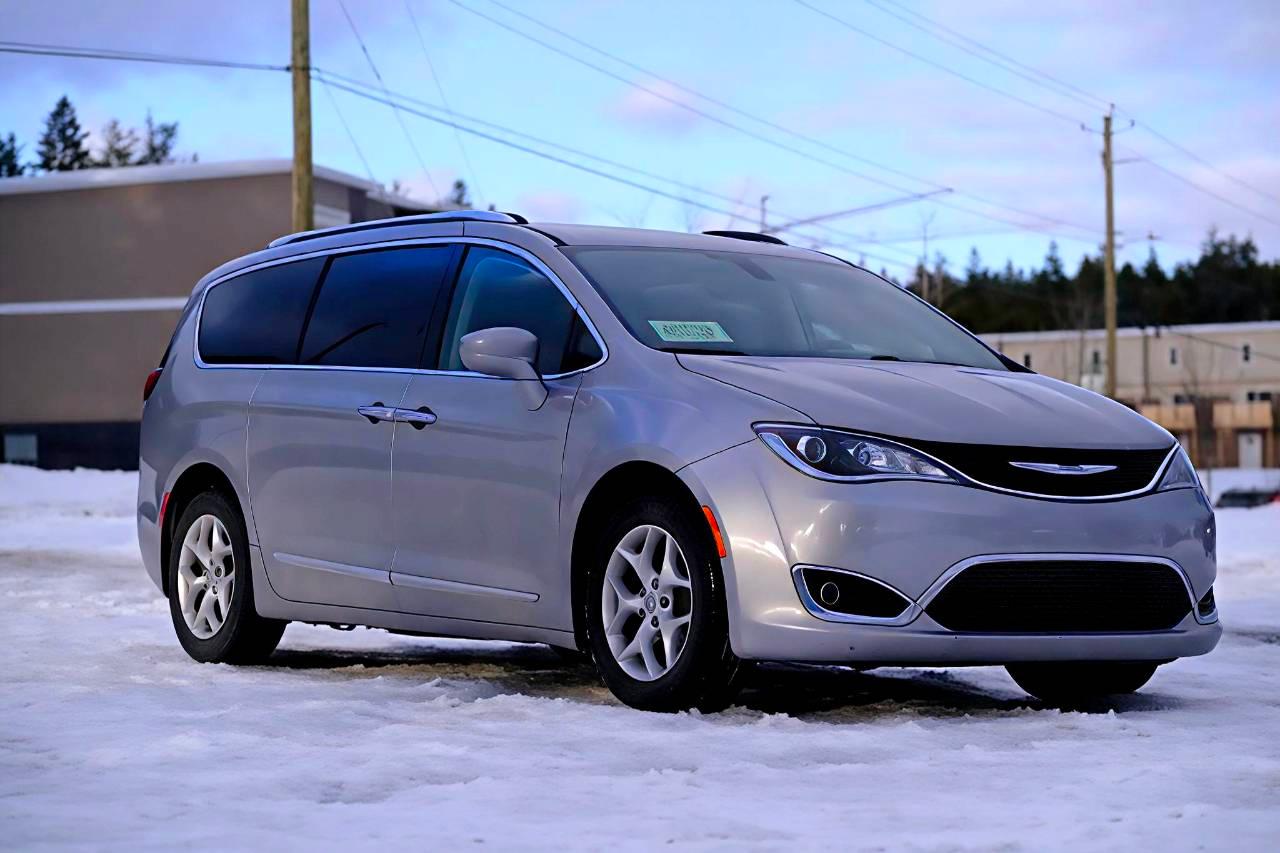Chrysler Pacifica 2017 à Bedford, NS