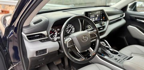 Toyota Highlander 2021