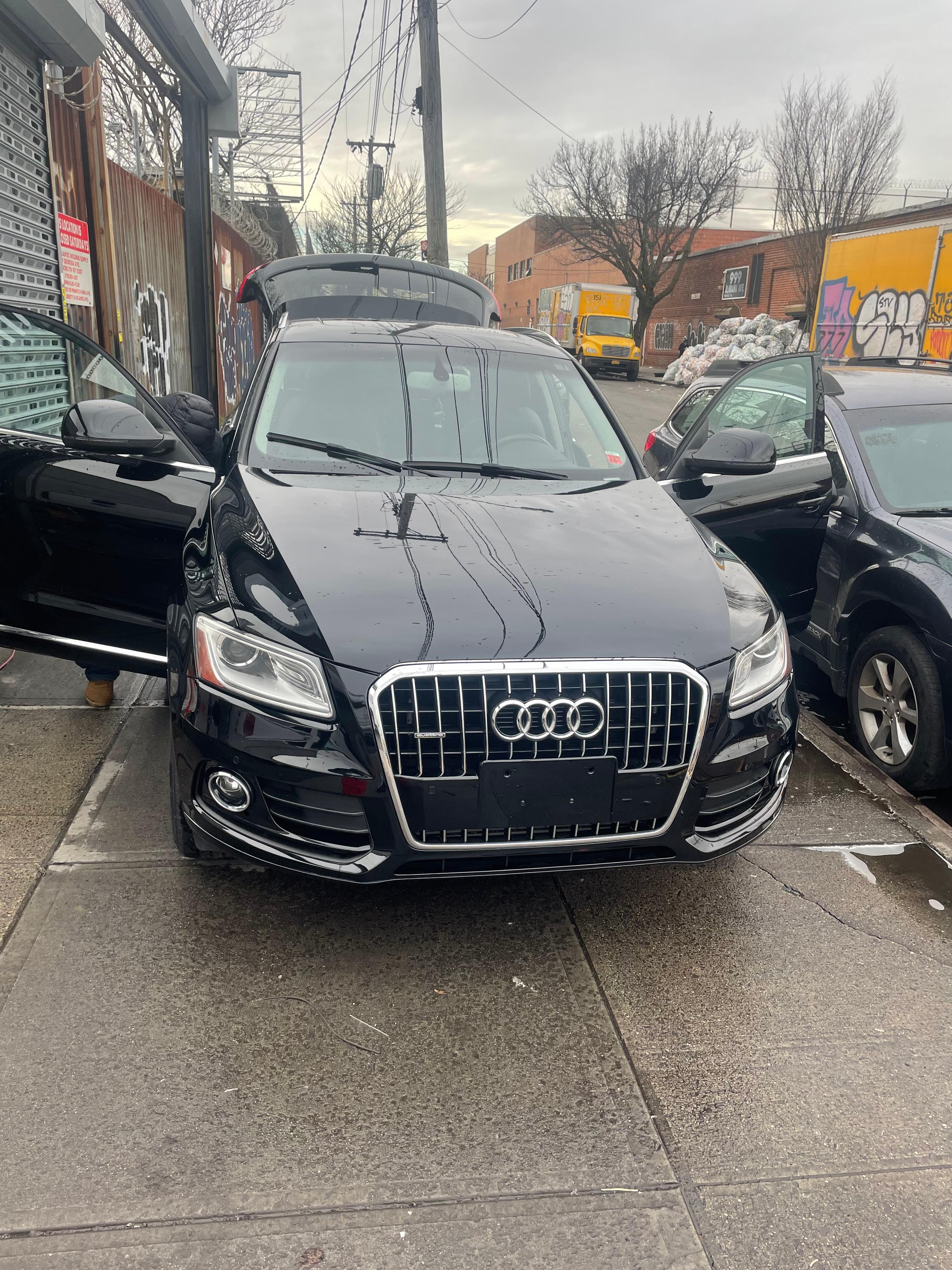 Audi Q5 2014 in East Elmhurst, NY