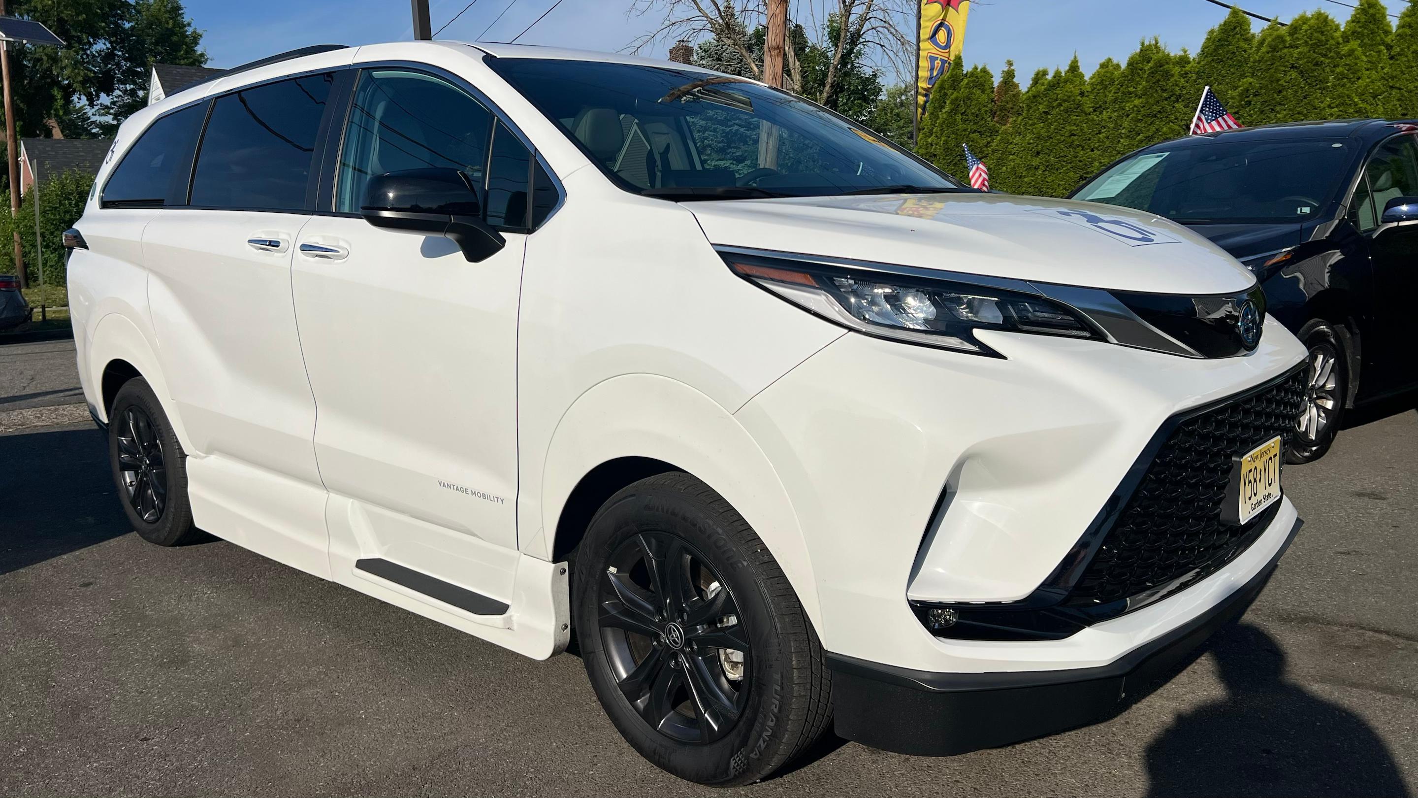 Toyota Sienna 2024 in Linden, NJ