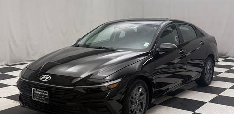 Hyundai Elantra 2024