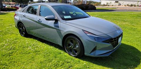 Hyundai Elantra 2022