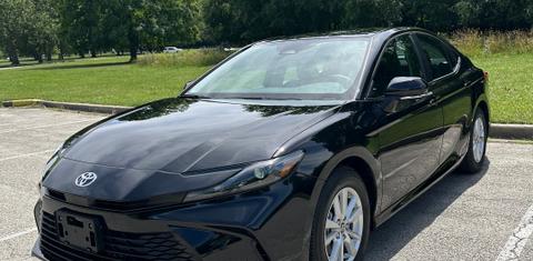 Toyota Camry Hybrid 2025