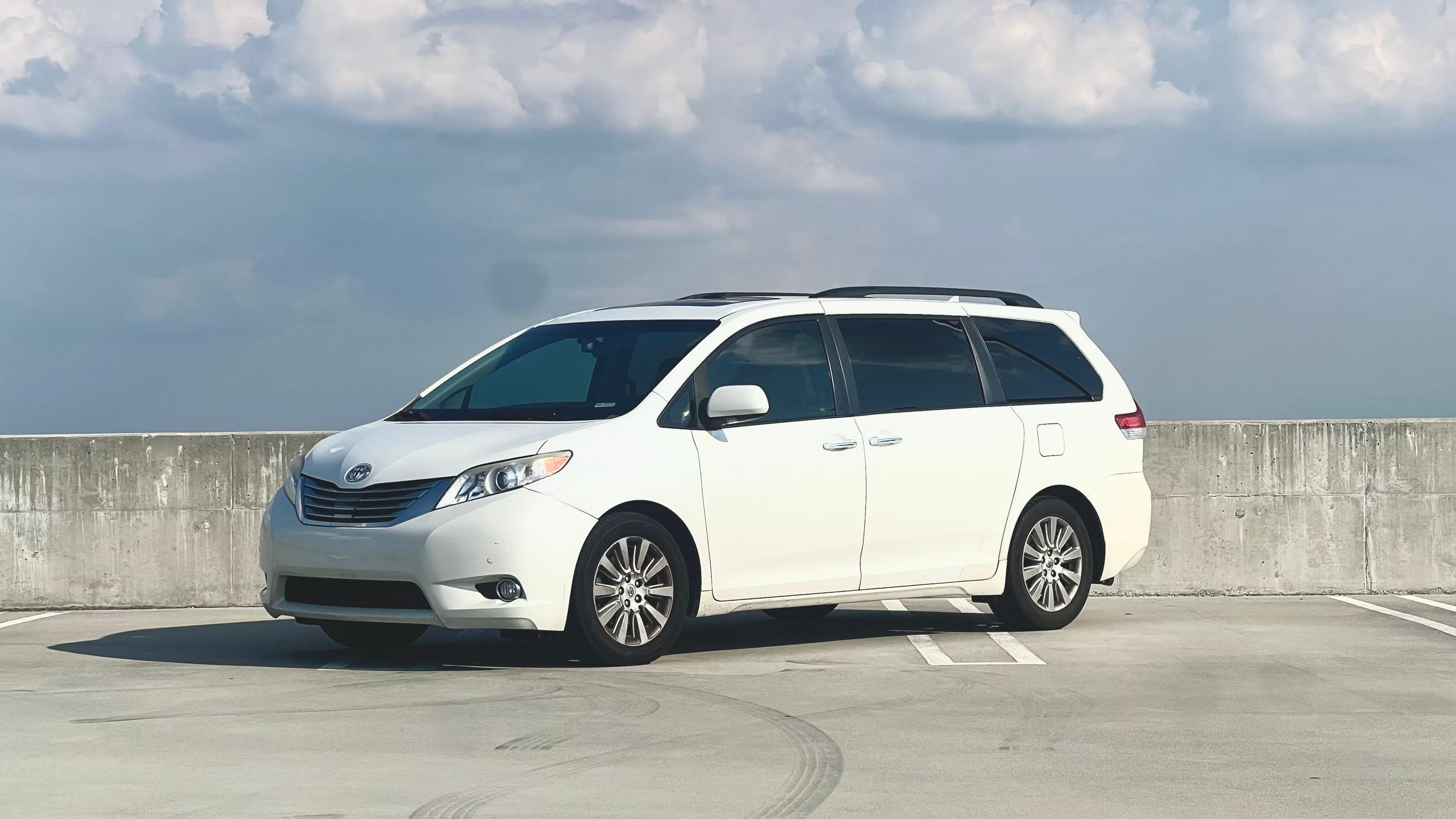 Toyota Sienna 2012 in Atlanta, GA