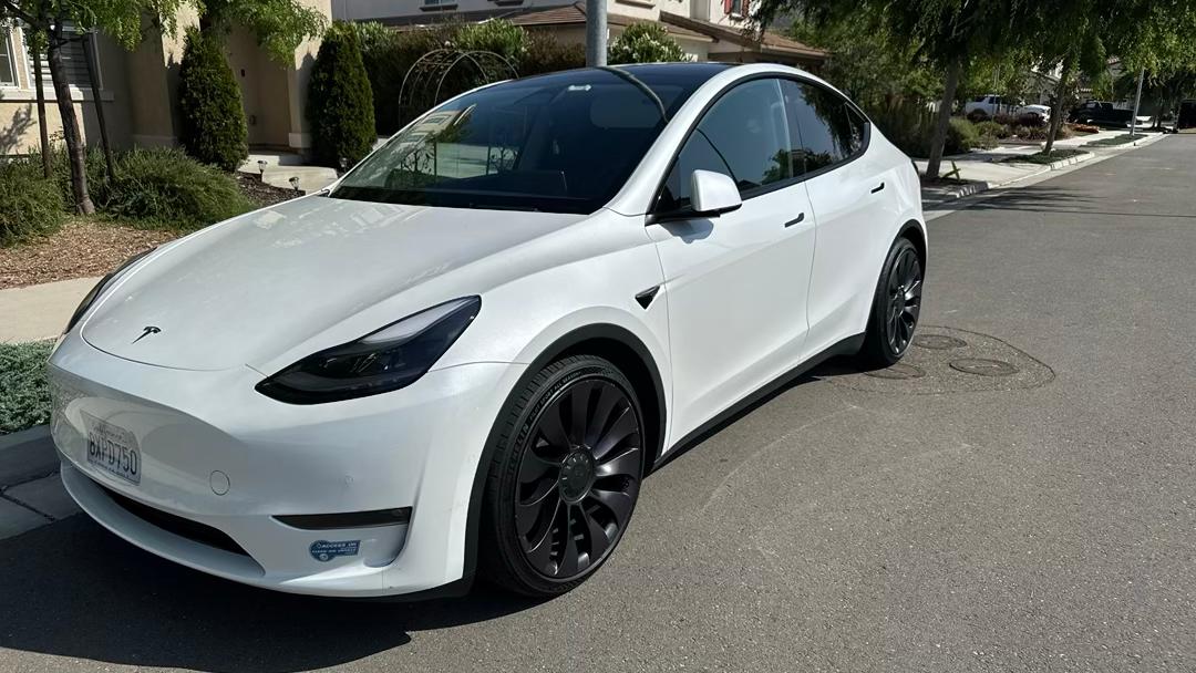 Tesla Model Y 2021 in Morgan Hill, CA