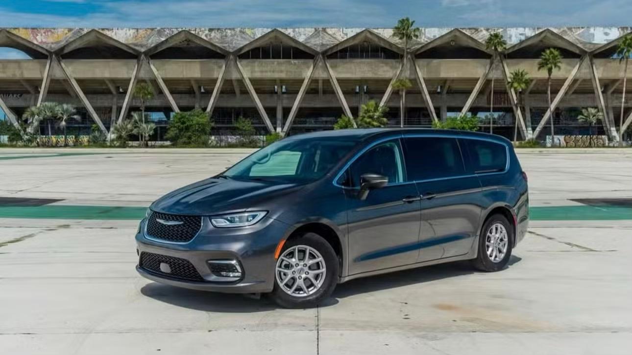 Chrysler Pacifica 2022 in Orlando, FL