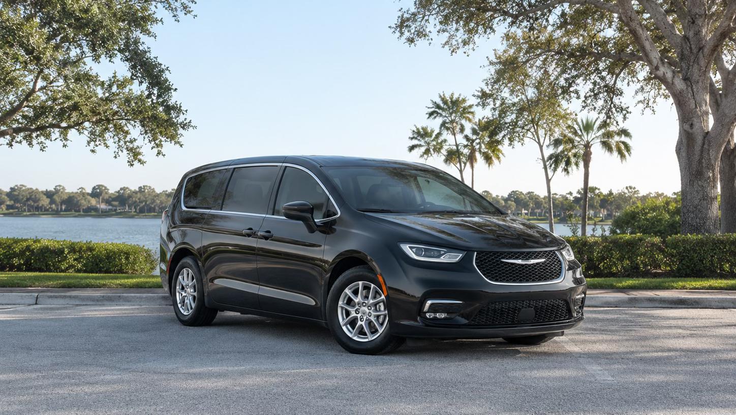 Chrysler Pacifica 2025 in Orlando, FL