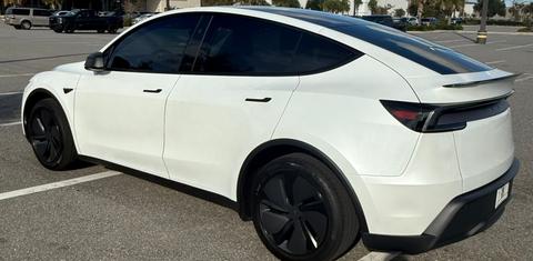 Tesla Model Y 2026