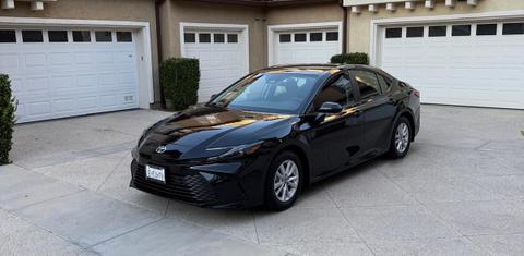 Toyota Camry Hybrid 2026