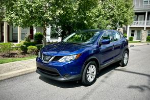 Nissan Rogue car