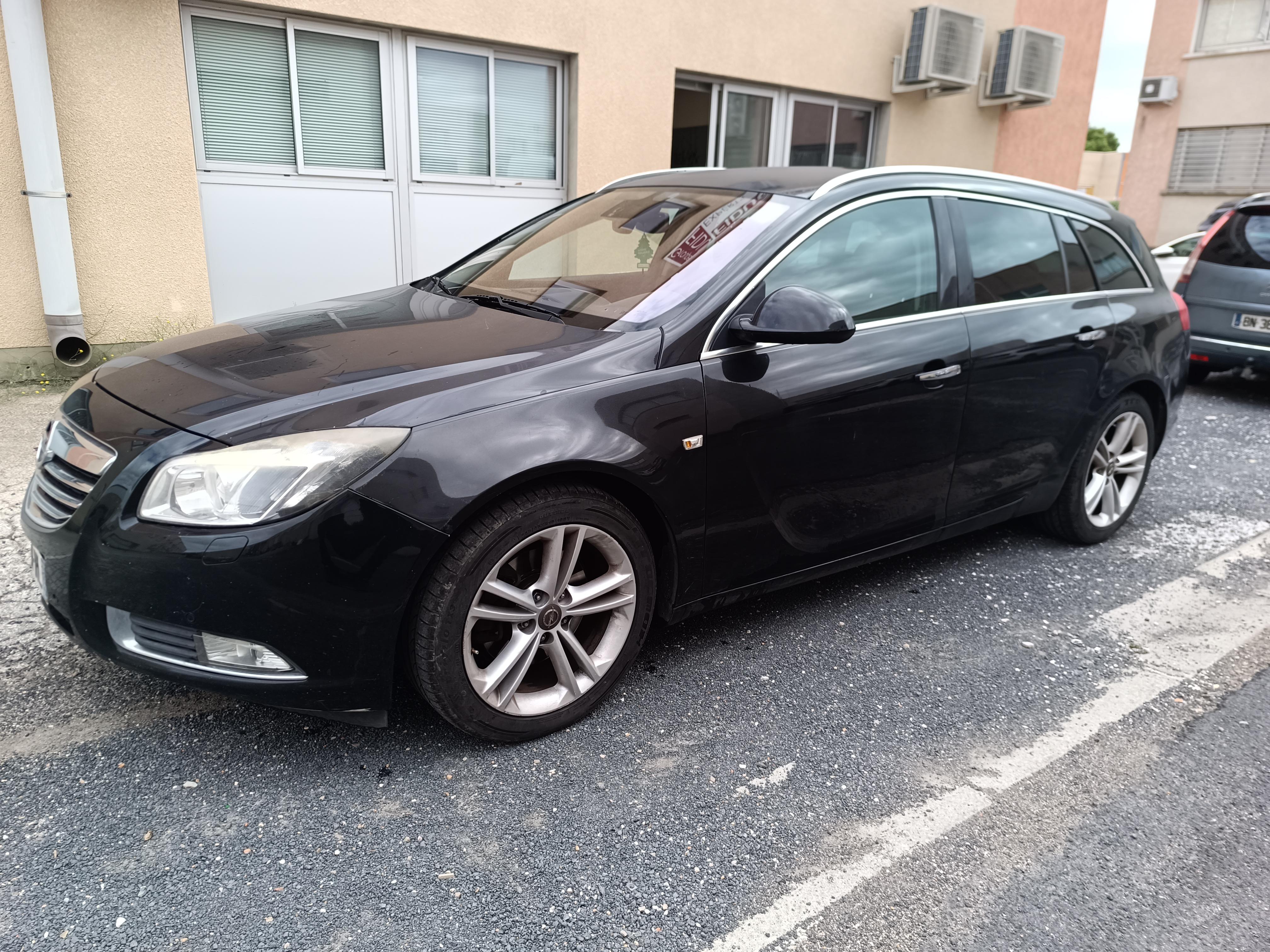 Opel INSIGNIA 2013 à Perpignan