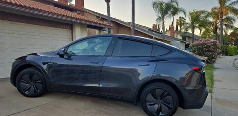 Tesla Model Y 2026