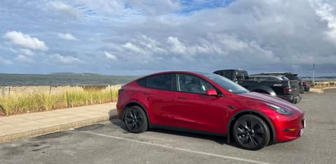 Tesla Model Y 2024