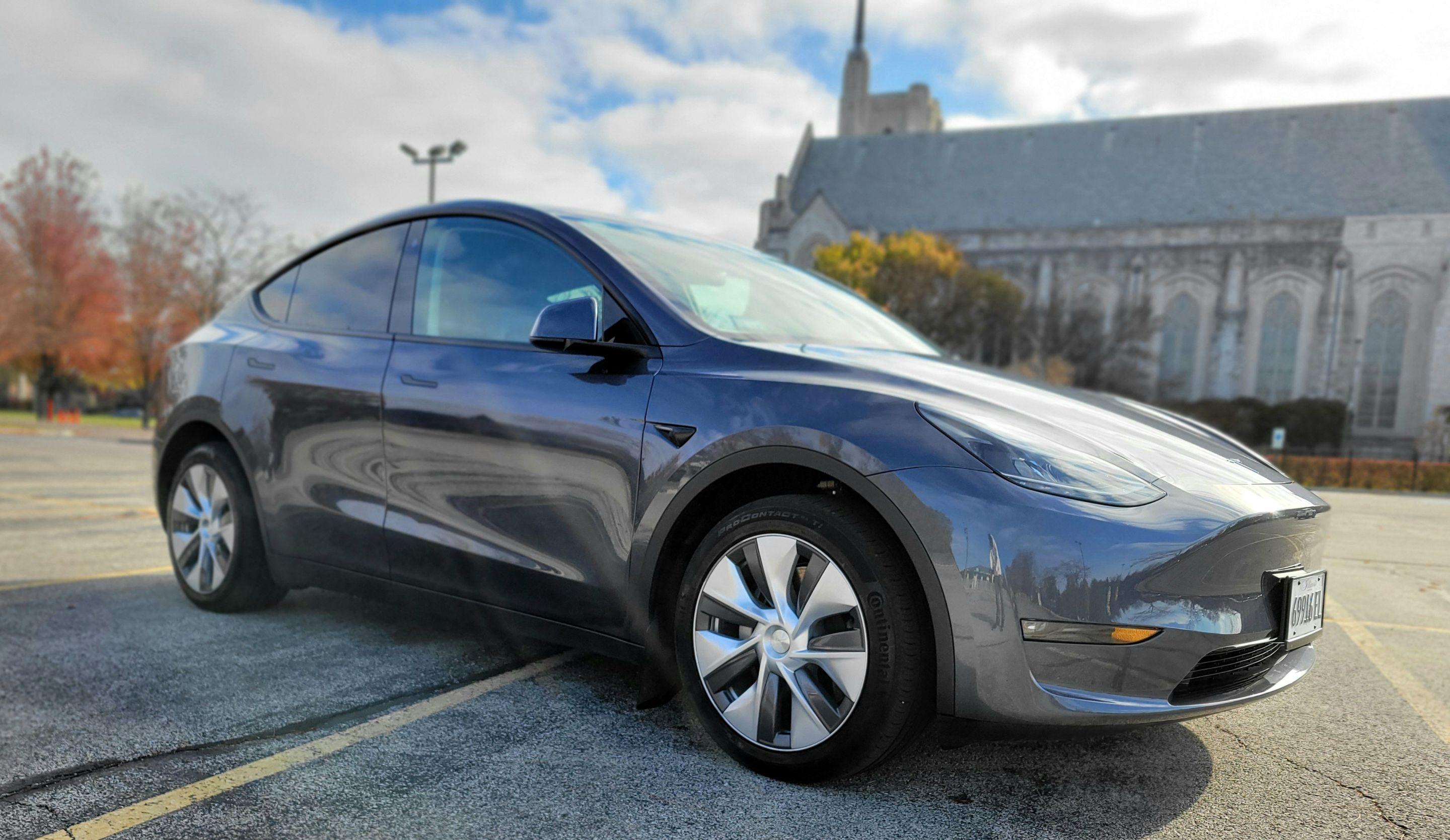 Tesla Model Y 2023 in Chicago, IL