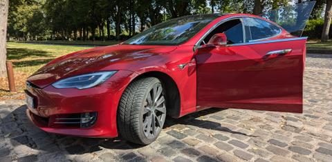 Tesla MODEL S 2018
