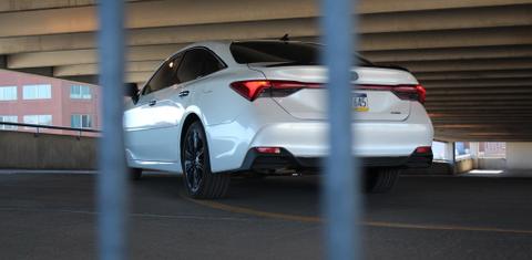 Toyota Avalon Hybrid 2022