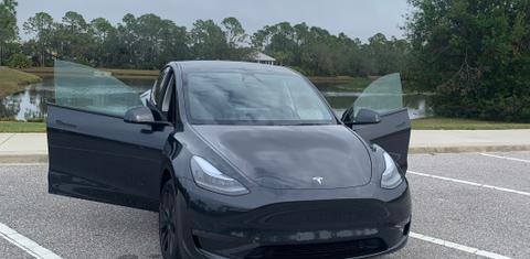 Tesla Model Y 2025