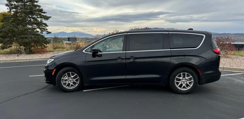 Chrysler Pacifica 2023