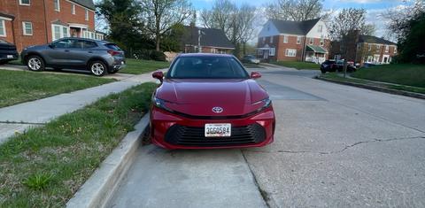 Toyota Camry Hybrid 2025