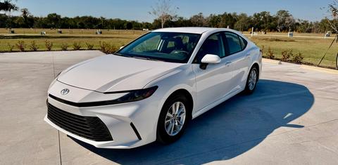 Toyota Camry Hybrid 2026