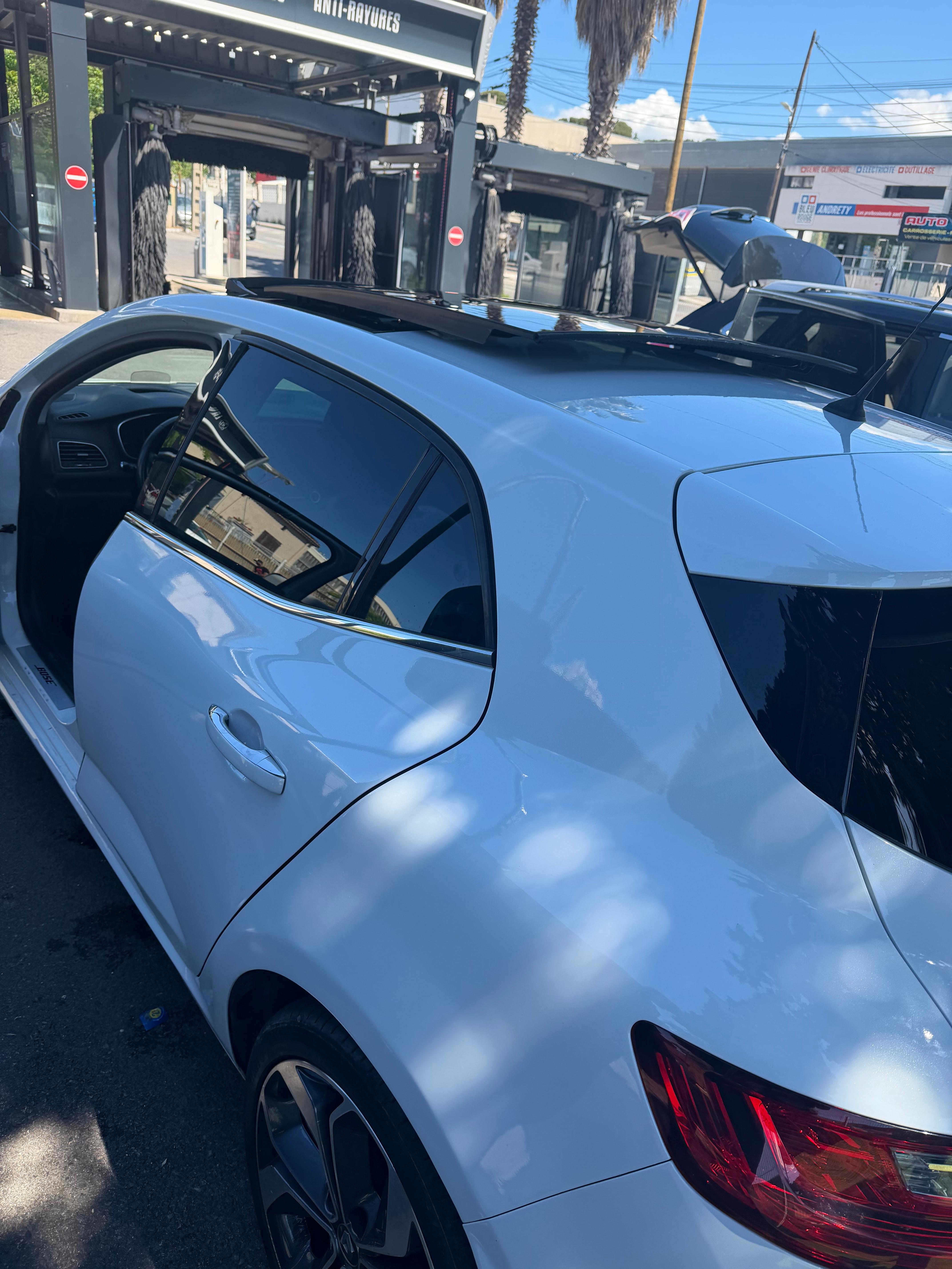 Renault MEGANE IV 2017 à Marseille