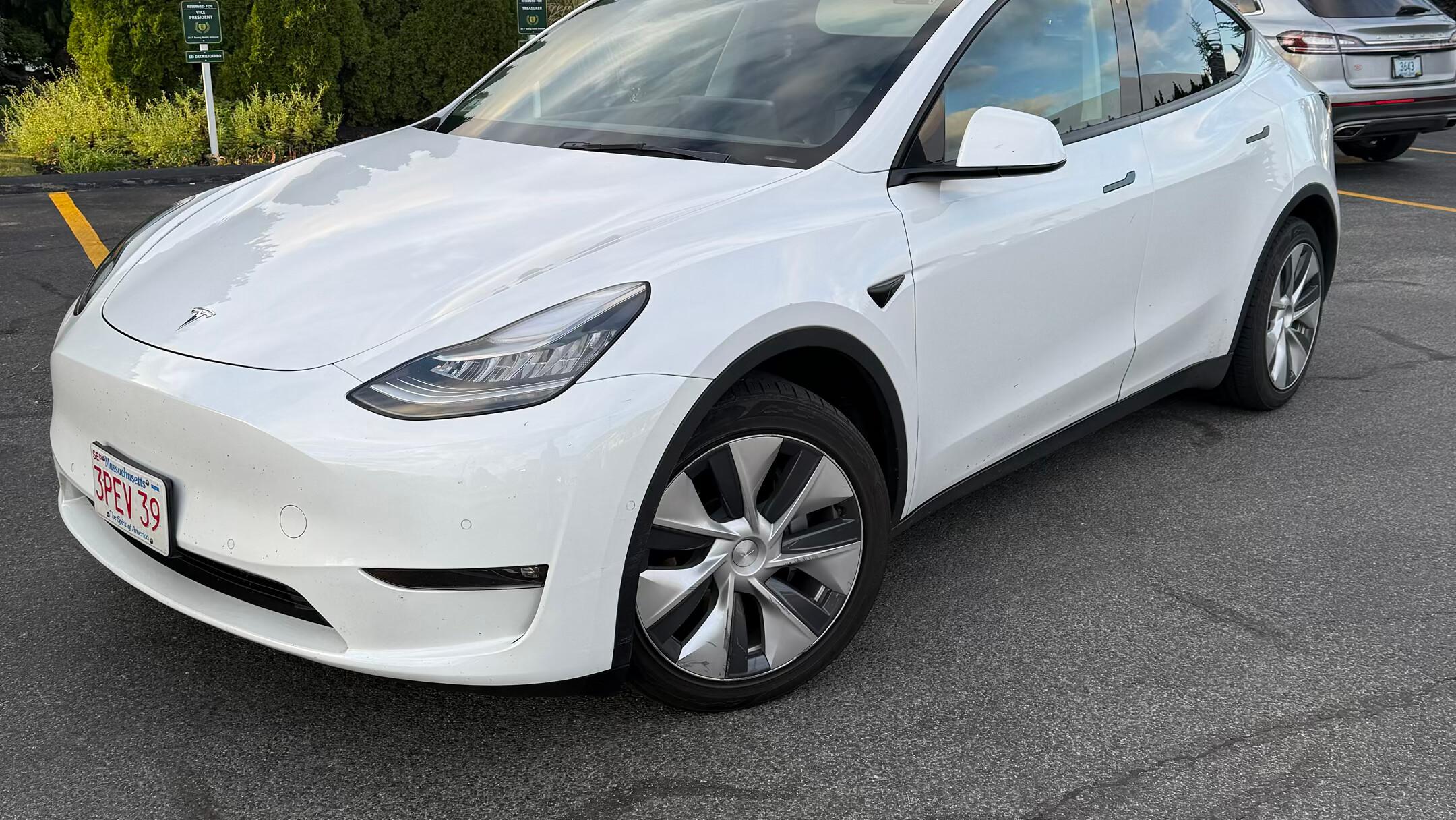 Tesla Model Y 2021 in Lincoln, RI