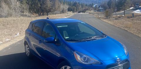 Toyota Prius c 2015