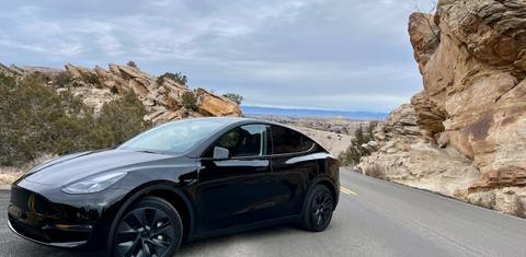 Tesla Model Y 2025