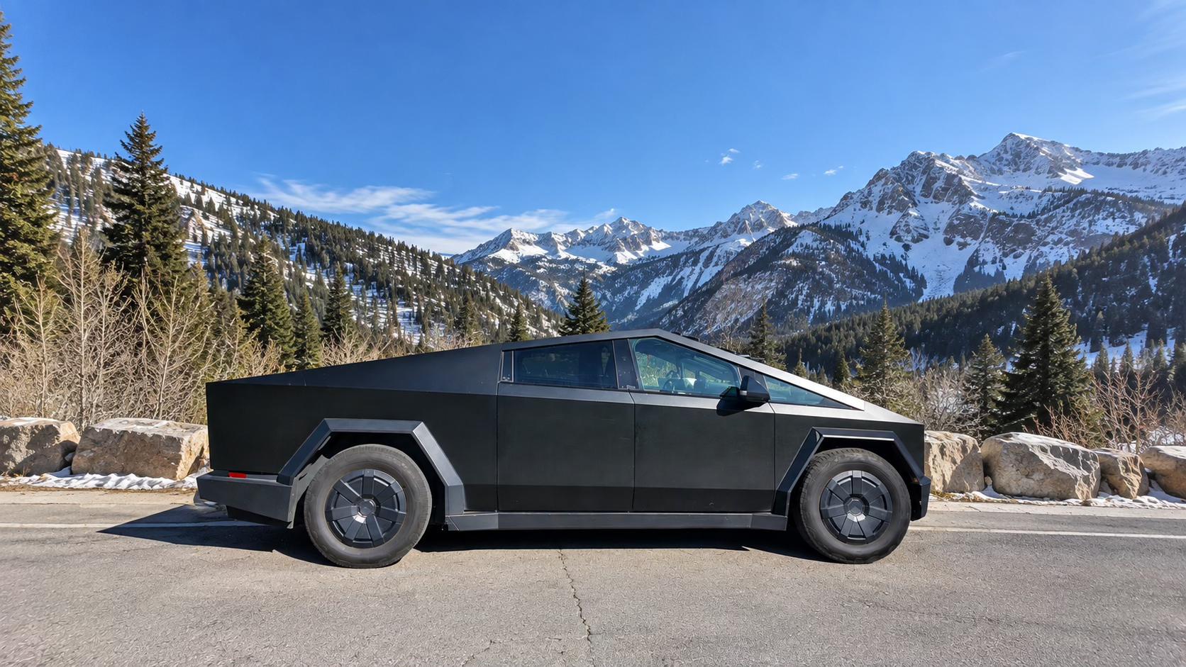 Tesla Cybertruck 2024 in West Valley City, UT